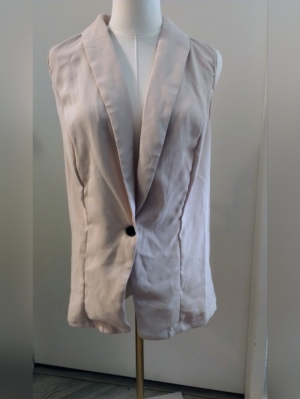 SHEIN Pale Beige Satin Sleeveless Blazer Vest